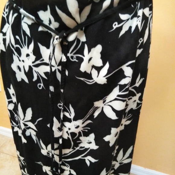 Paradise Bay Black Floral Design Full Length Dress - Picture 8 of 8